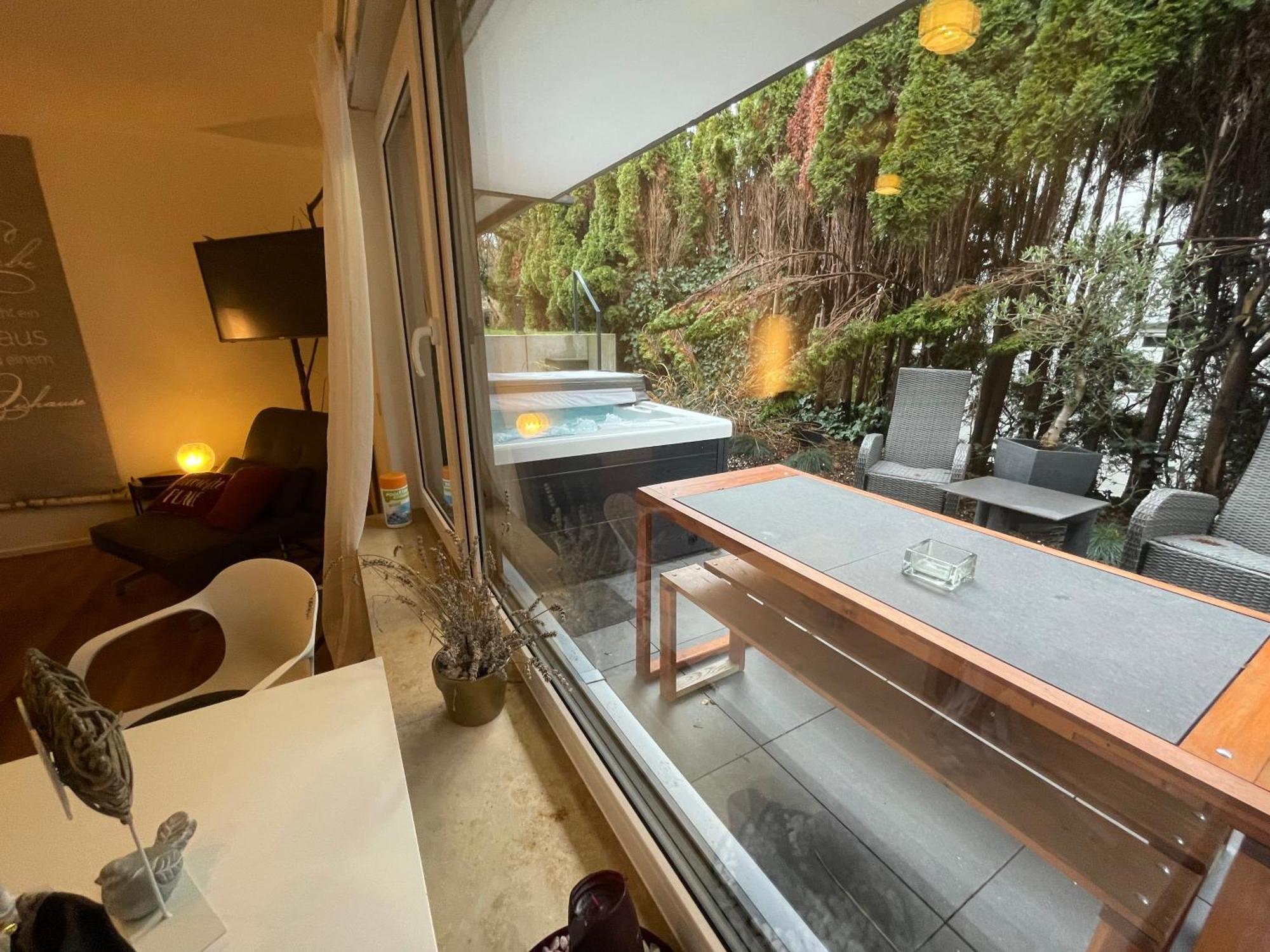 Rosmarin - Kuschelige Fewo - Romantik & Entspannung Im Whirlpool Auf Privater Terrasse, Ruhe & Hund Willkommen - By Ferienwohnenamsee - อูเบอร์ลิงเงน ภายนอก รูปภาพ